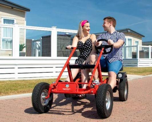 Cwtch, White Horse, Seal Bay Resort Selsey Bagian luar foto