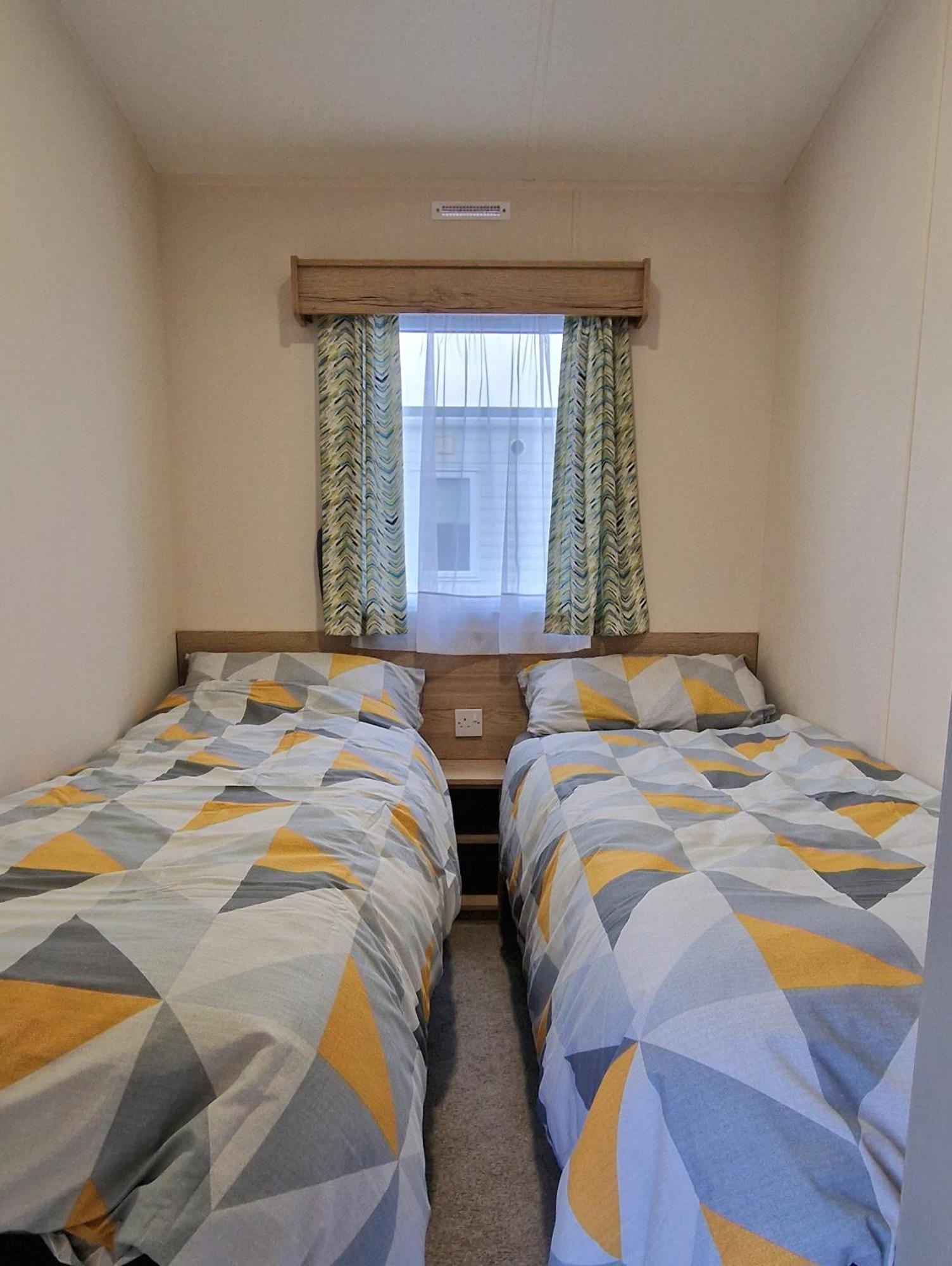Cwtch, White Horse, Seal Bay Resort Selsey Bagian luar foto